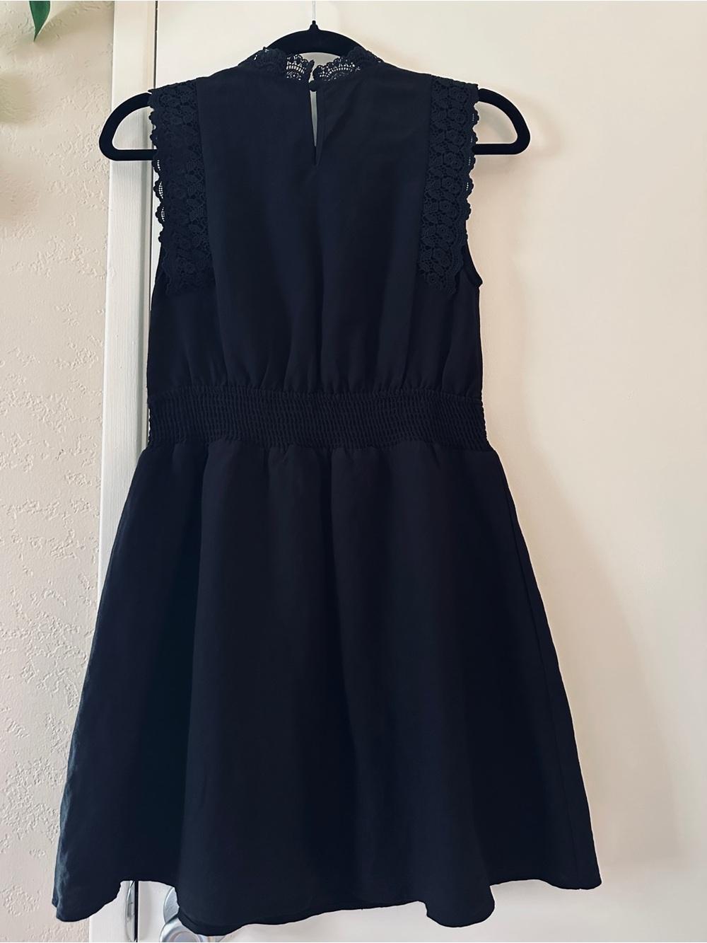 Sweet Wanderer Black Sleeveless Lace Dress Size Medium - Picture 4 of 8